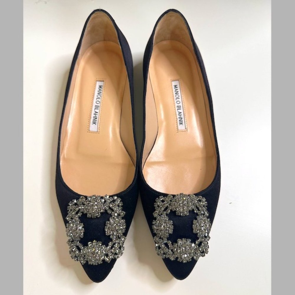 Manolo Blahnik Hangisi flat 10 Black Satin *New*